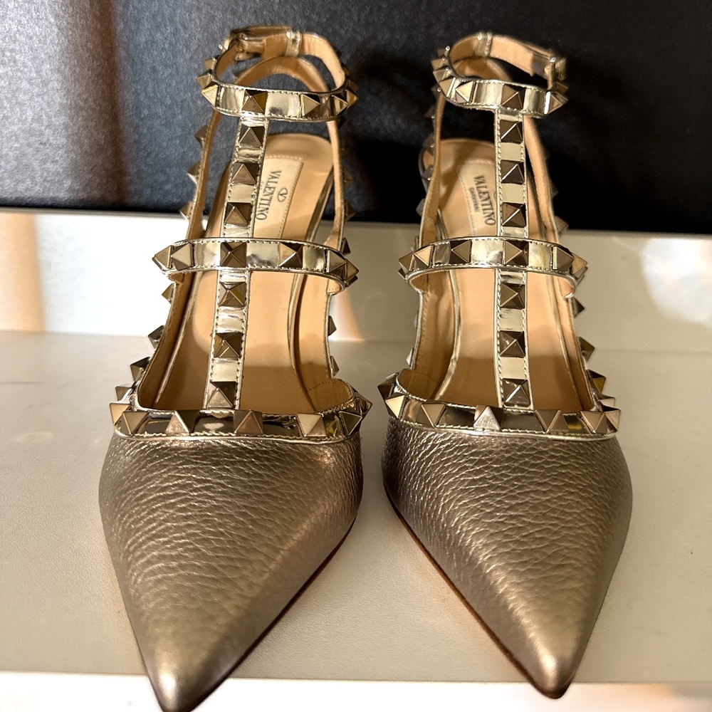 Valentino Rockstud Metallic Leather Heels – NEW – Full Set Included